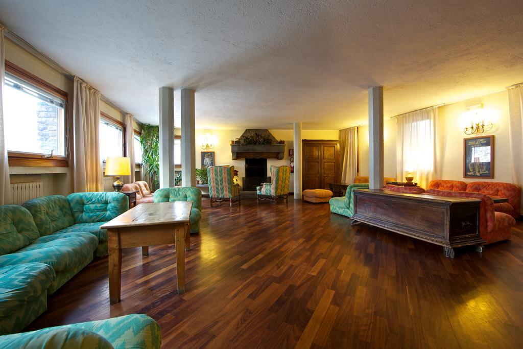 Hotel Dolonne Courmayeur Exteriér fotografie