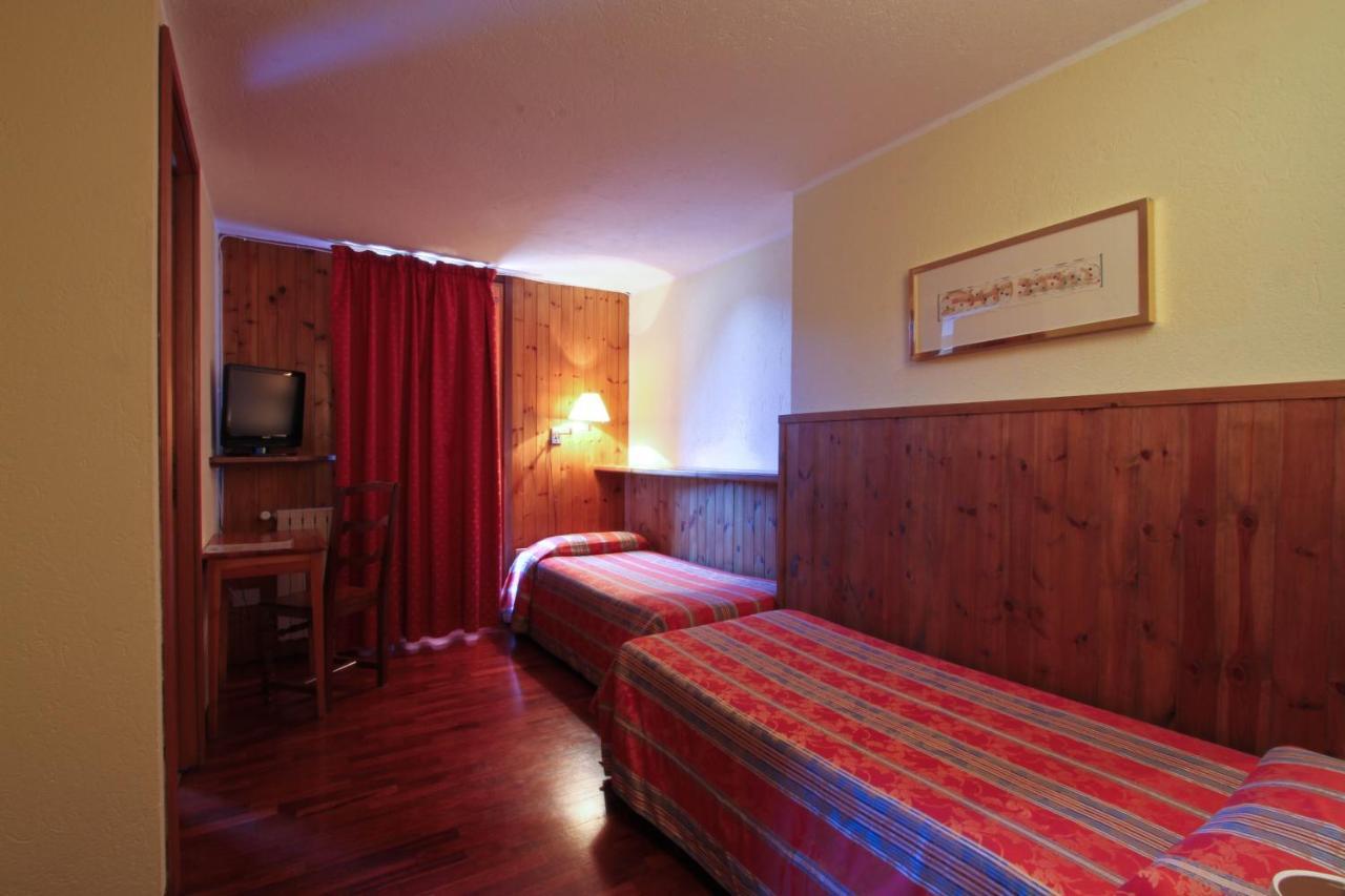 Hotel Dolonne Courmayeur Exteriér fotografie